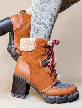 Naturalizer Women's Myla Lace-Up Ankle Boot Tawny Brown